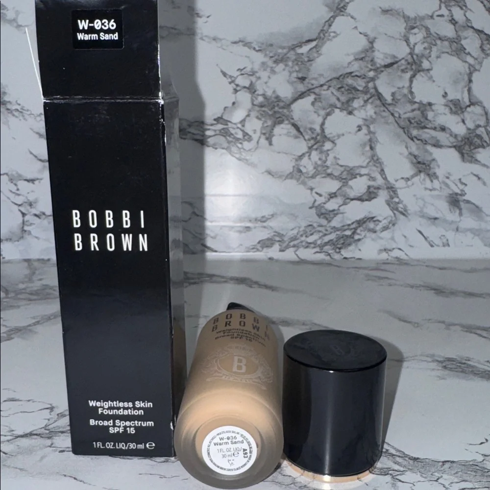 NWT Bobbi Brown weightless foundation: W-036 Warm Sand Never used Still in box